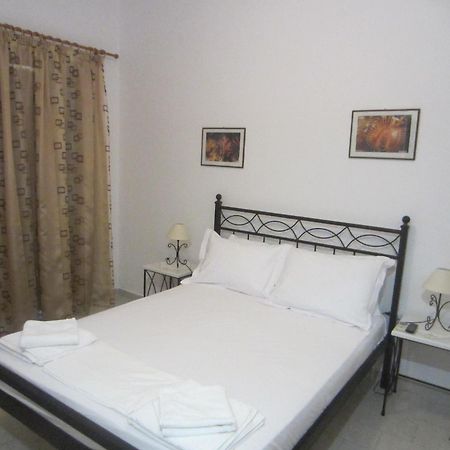 Katerina Apartments Triovasálos 外观 照片