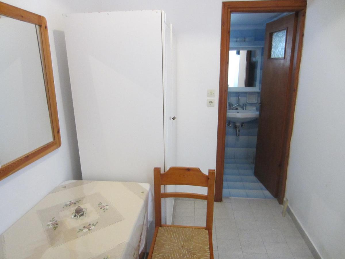Katerina Apartments Triovasálos 外观 照片