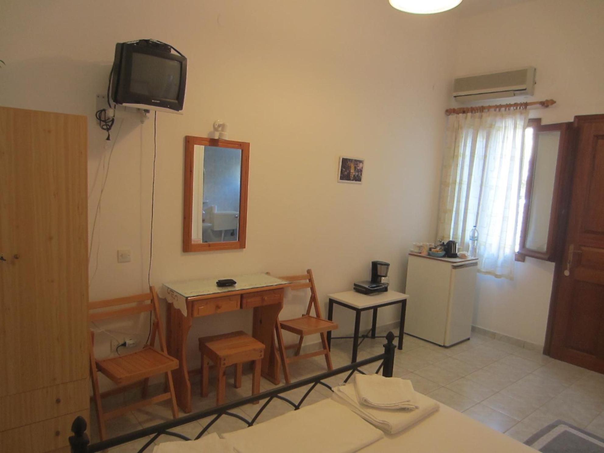Katerina Apartments Triovasálos 外观 照片