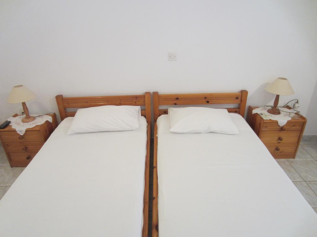 Katerina Apartments Triovasálos 外观 照片